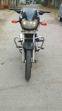 Black Bajaj Discover 125