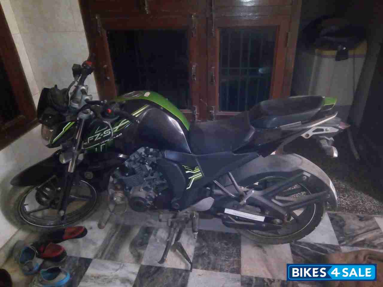 Black Green Yamaha FZ-S FI V2