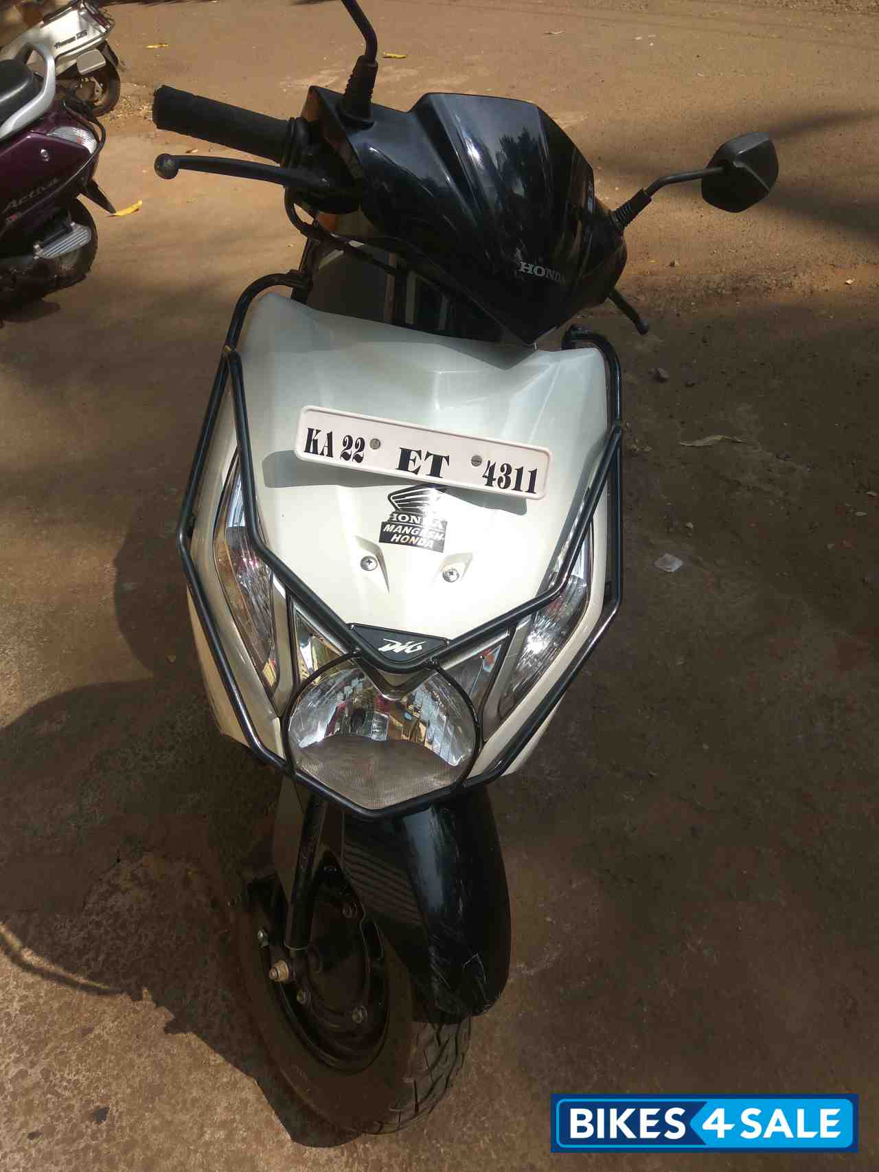 Black Honda Dio