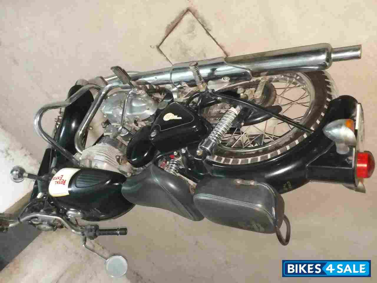 Black Royal Enfield Classic 350 Black Royal Enfield Classic 350