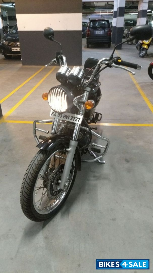 Black Royal Enfield Thunderbird 350