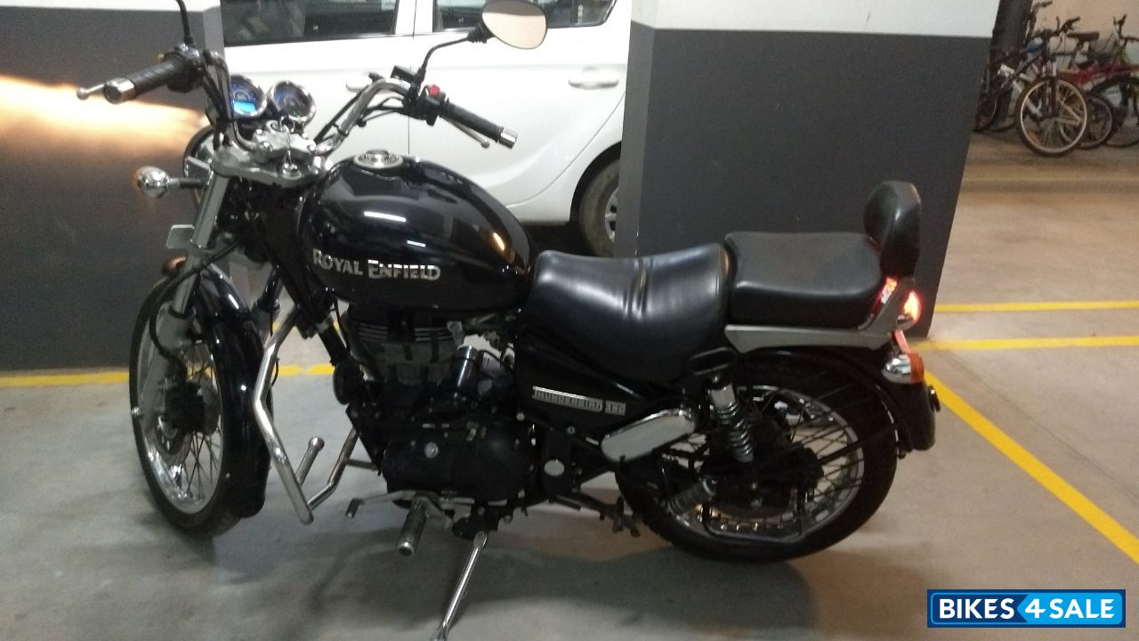 Black Royal Enfield Thunderbird 350