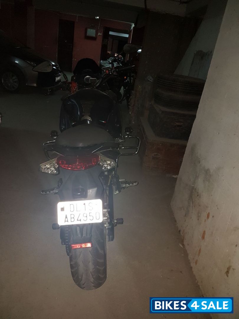 Black Benelli TNT 600 GT