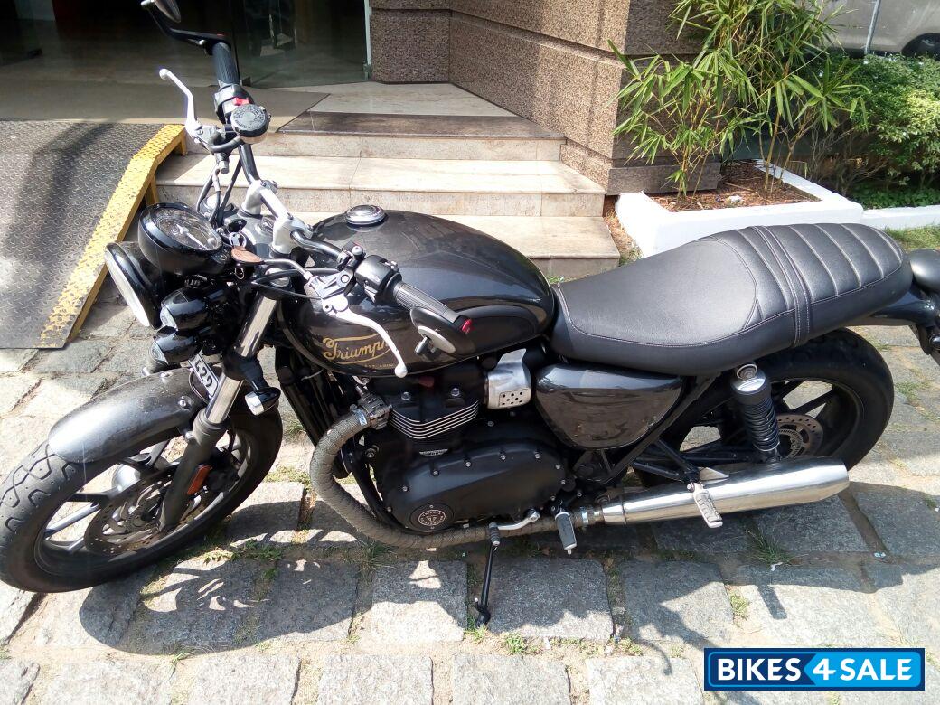 Golden Brown Triumph Street Twin Golden Brown Triumph Street Twin