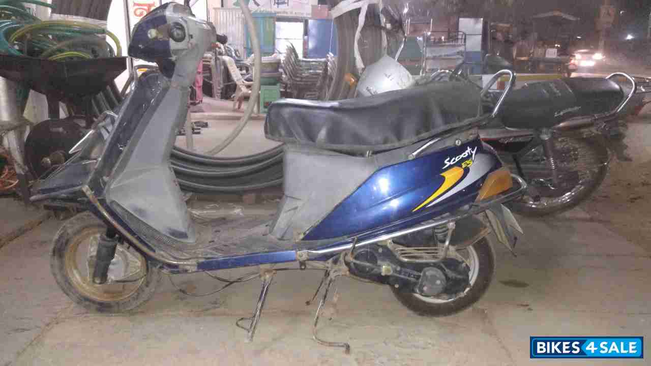 Blue TVS Scooty ES