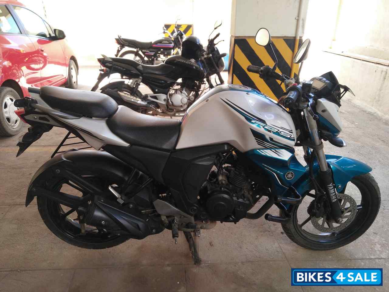 Blue Yamaha FZ-S FI V2 Blue Yamaha FZ-S FI V2