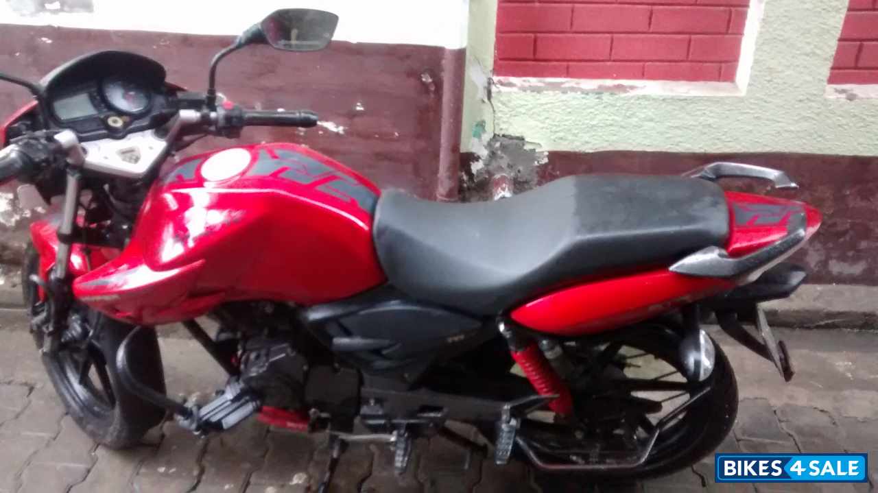 Red TVS Apache RTR 160