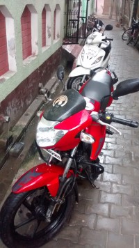 Red TVS Apache RTR 160