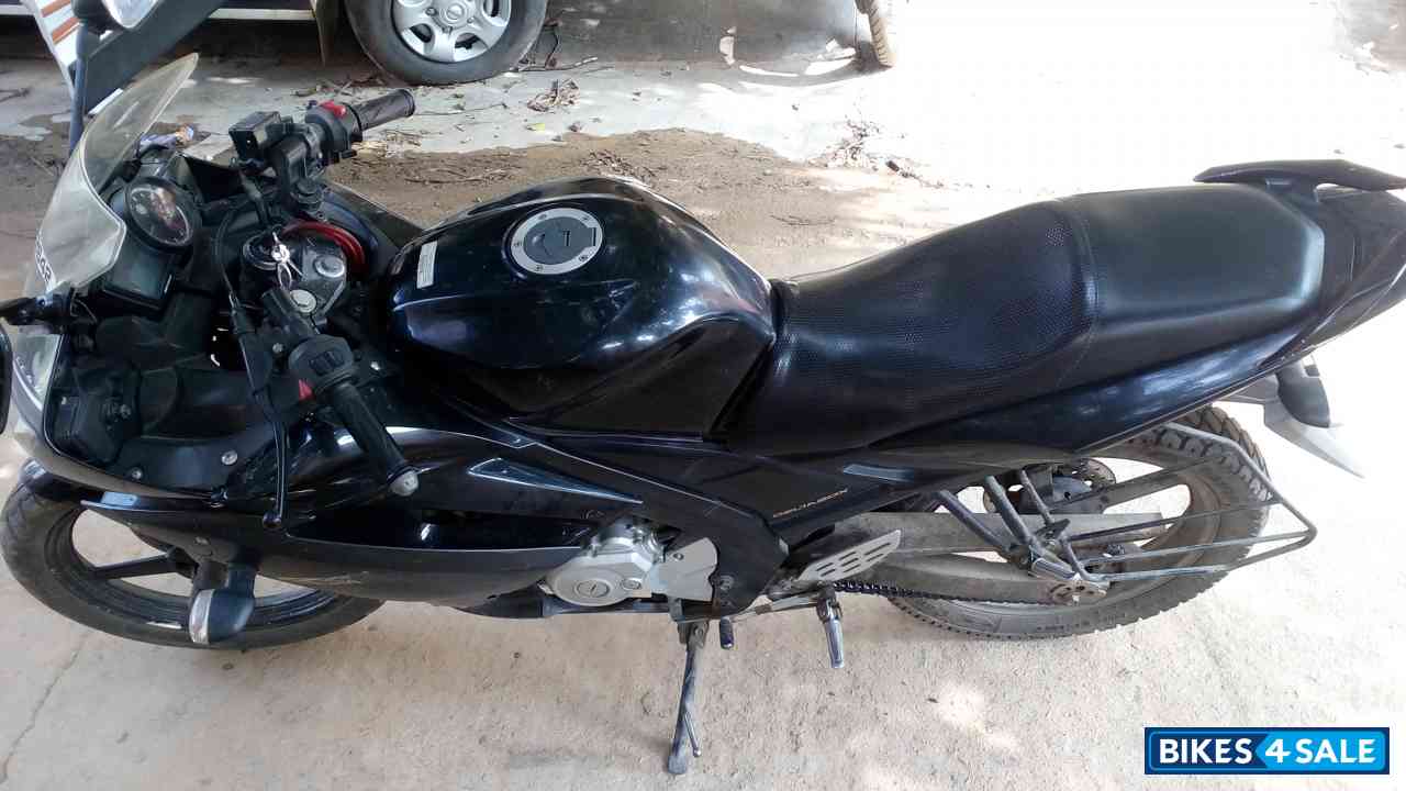 Black Yamaha YZF R15