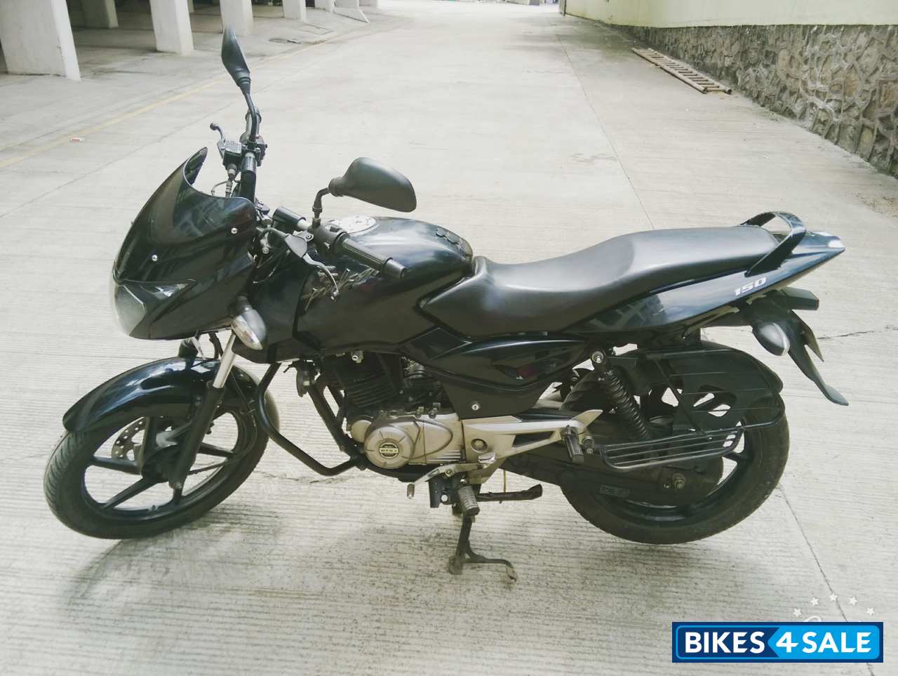 Black Bajaj Pulsar 150 DTSi