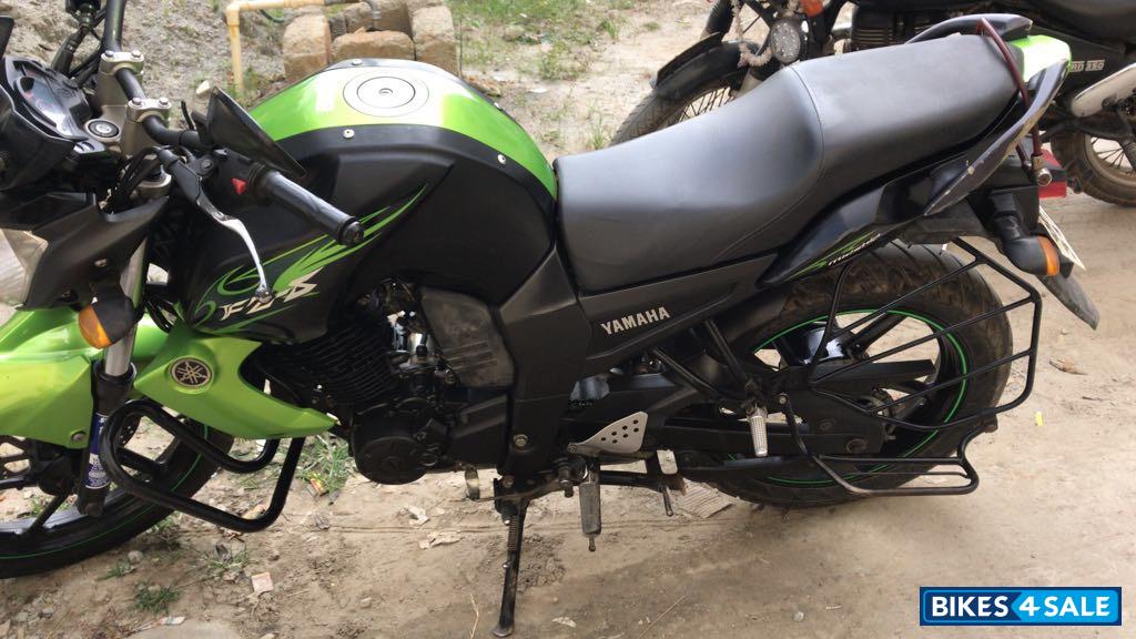 Black Green Yamaha FZ-S