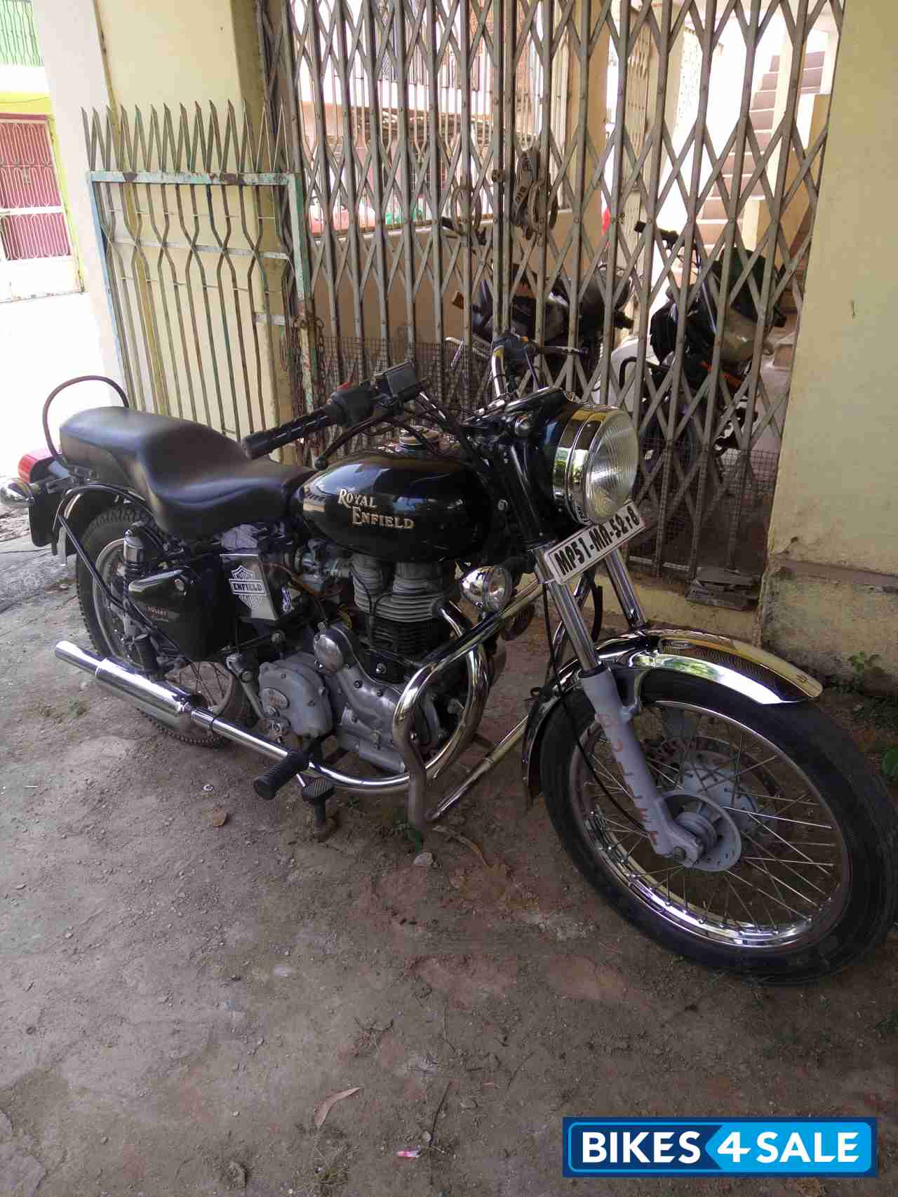 Black Royal Enfield Bullet Electra