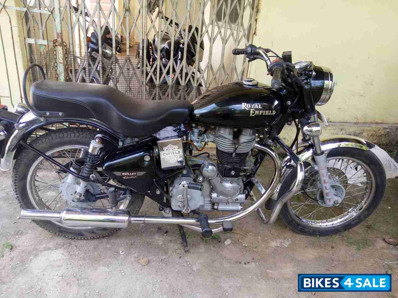 Black Royal Enfield Bullet Electra