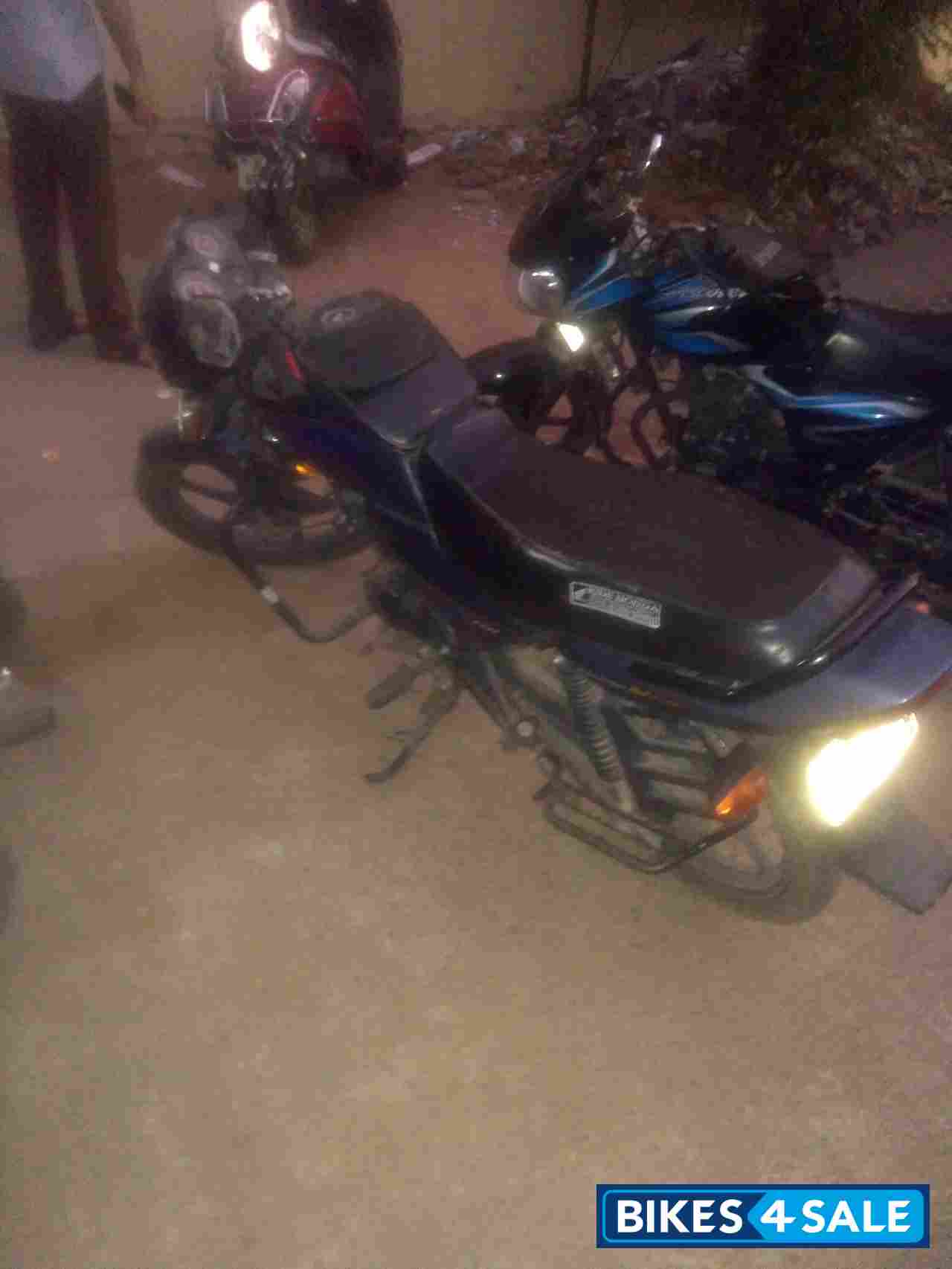 M Blue Honda Dream Neo