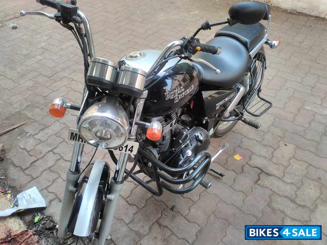 Black Royal Enfield Thunderbird 500