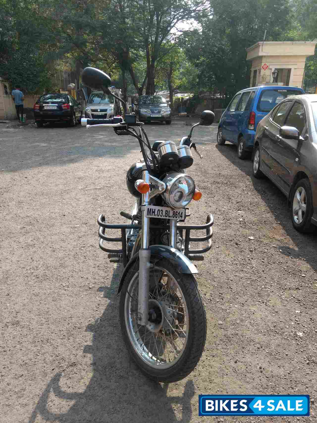 Black Royal Enfield Thunderbird 500 Black Royal Enfield Thunderbird 500