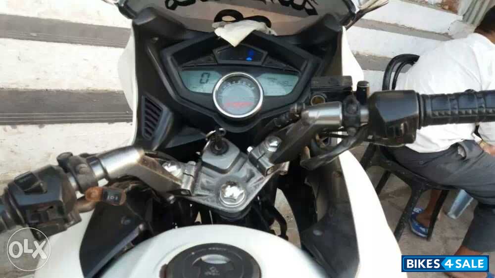 White Hero Karizma ZMR