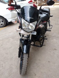 Black Honda CB Shine