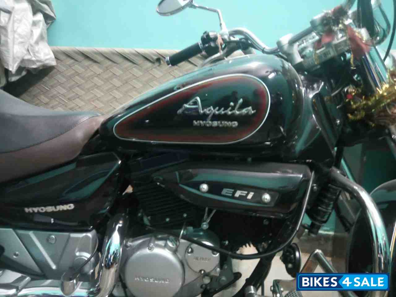 Black&red Hyosung Aquila GV250 Black&red Hyosung Aquila GV250