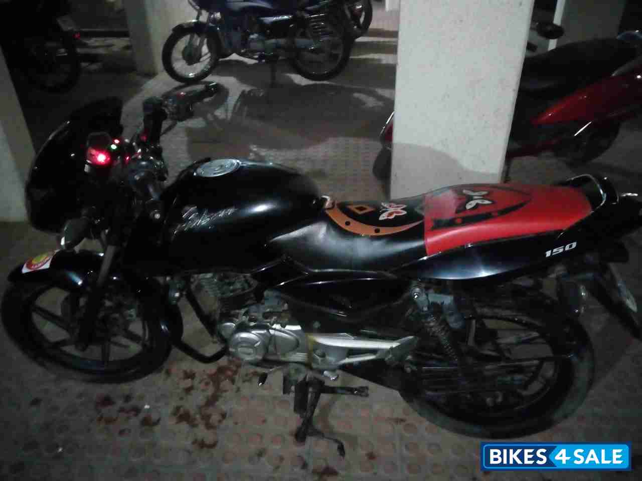 Black Bajaj Pulsar 150 DTSi