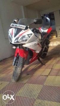 White And Red Yamaha YZF R15