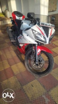 White And Red Yamaha YZF R15