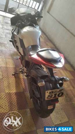 White And Red Yamaha YZF R15