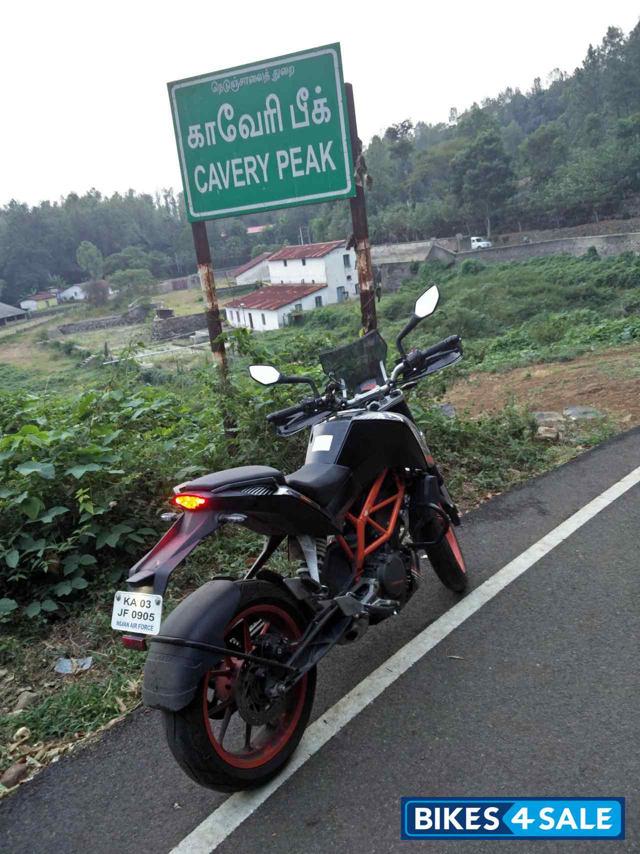 Black KTM Duke 390