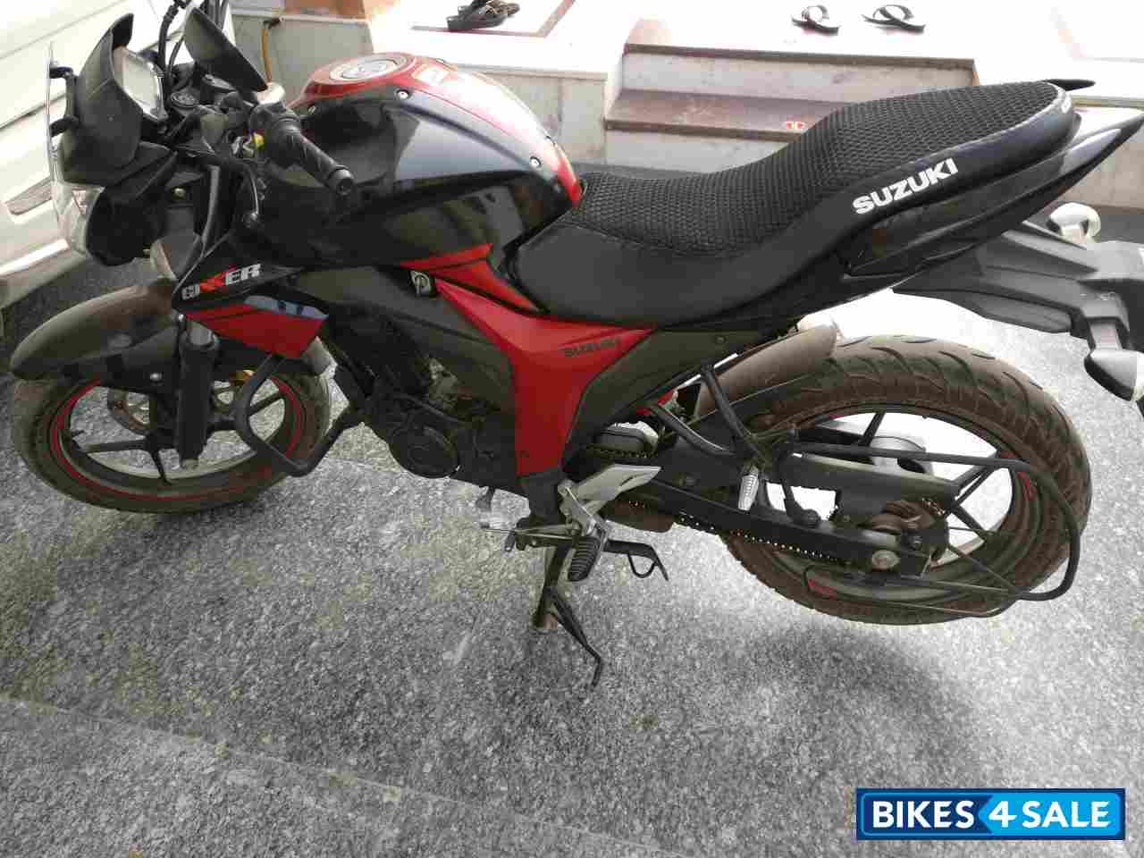 Dual Tone - Black Red Suzuki Gixxer 150