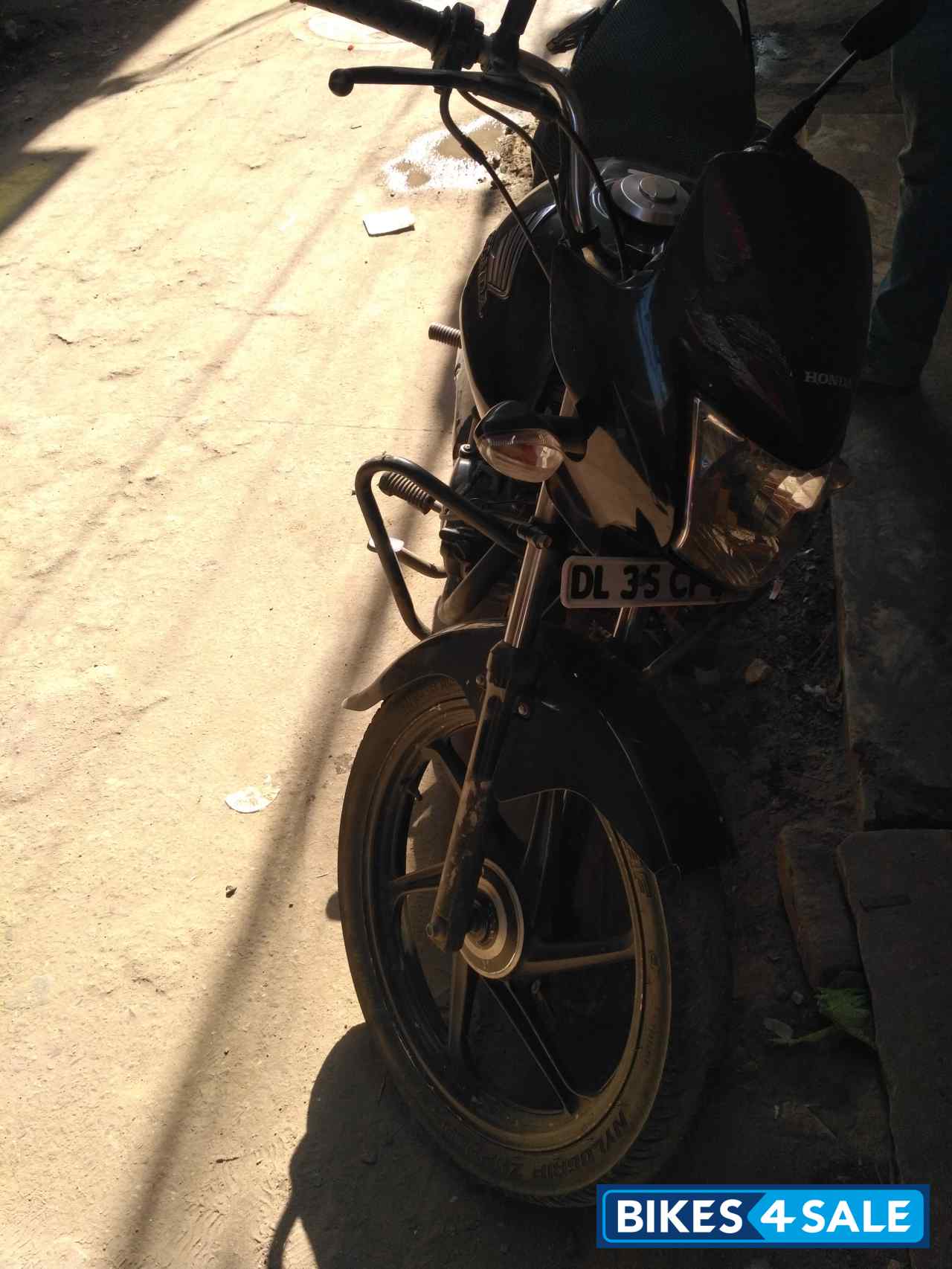 Black Honda CB Shine Black Honda CB Shine