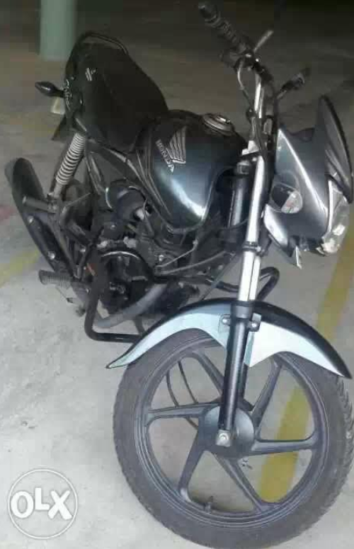 Grey Honda CB Shine
