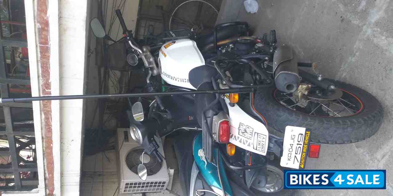 White(snow) Royal Enfield Himalayan