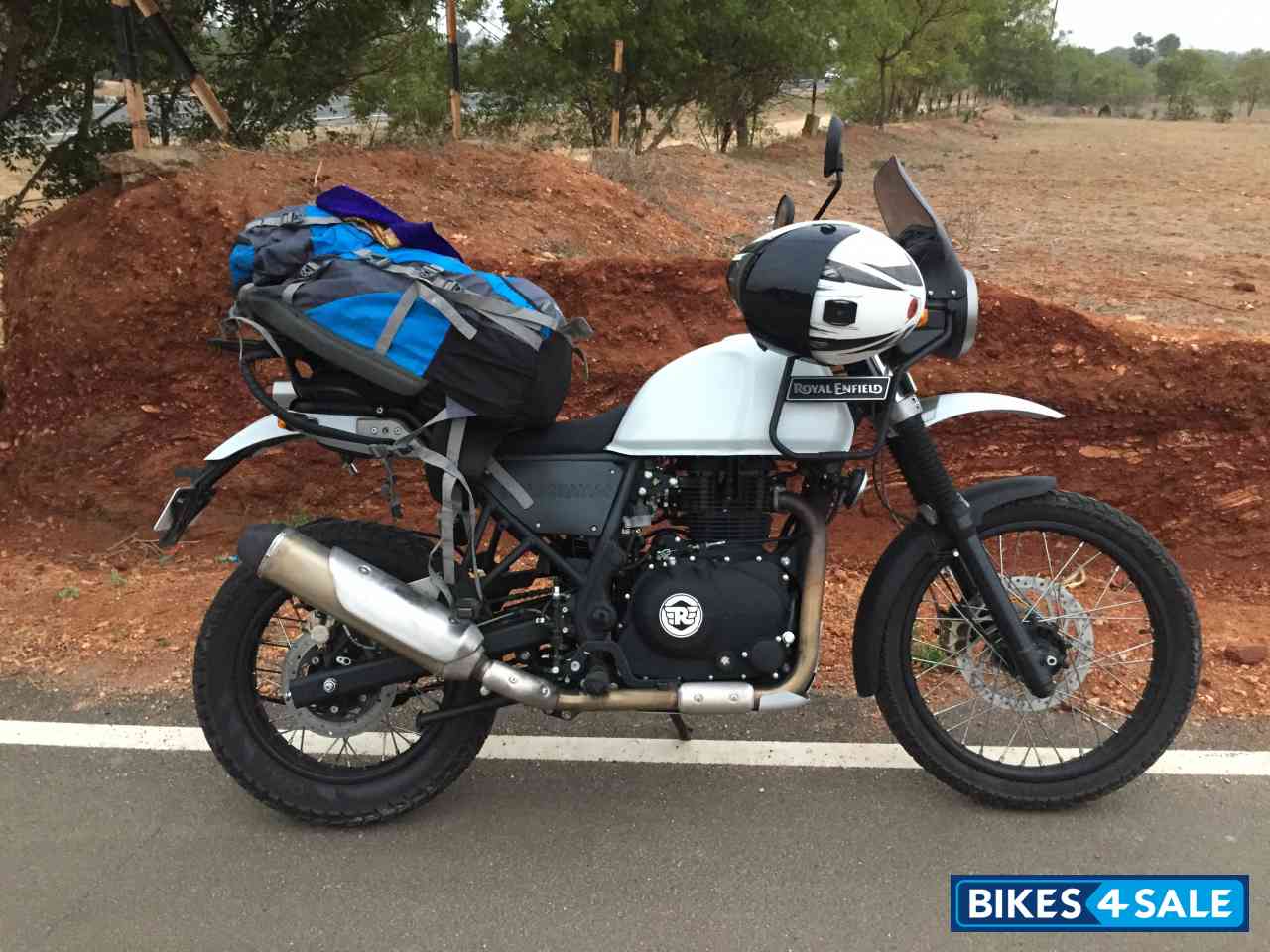 White(snow) Royal Enfield Himalayan