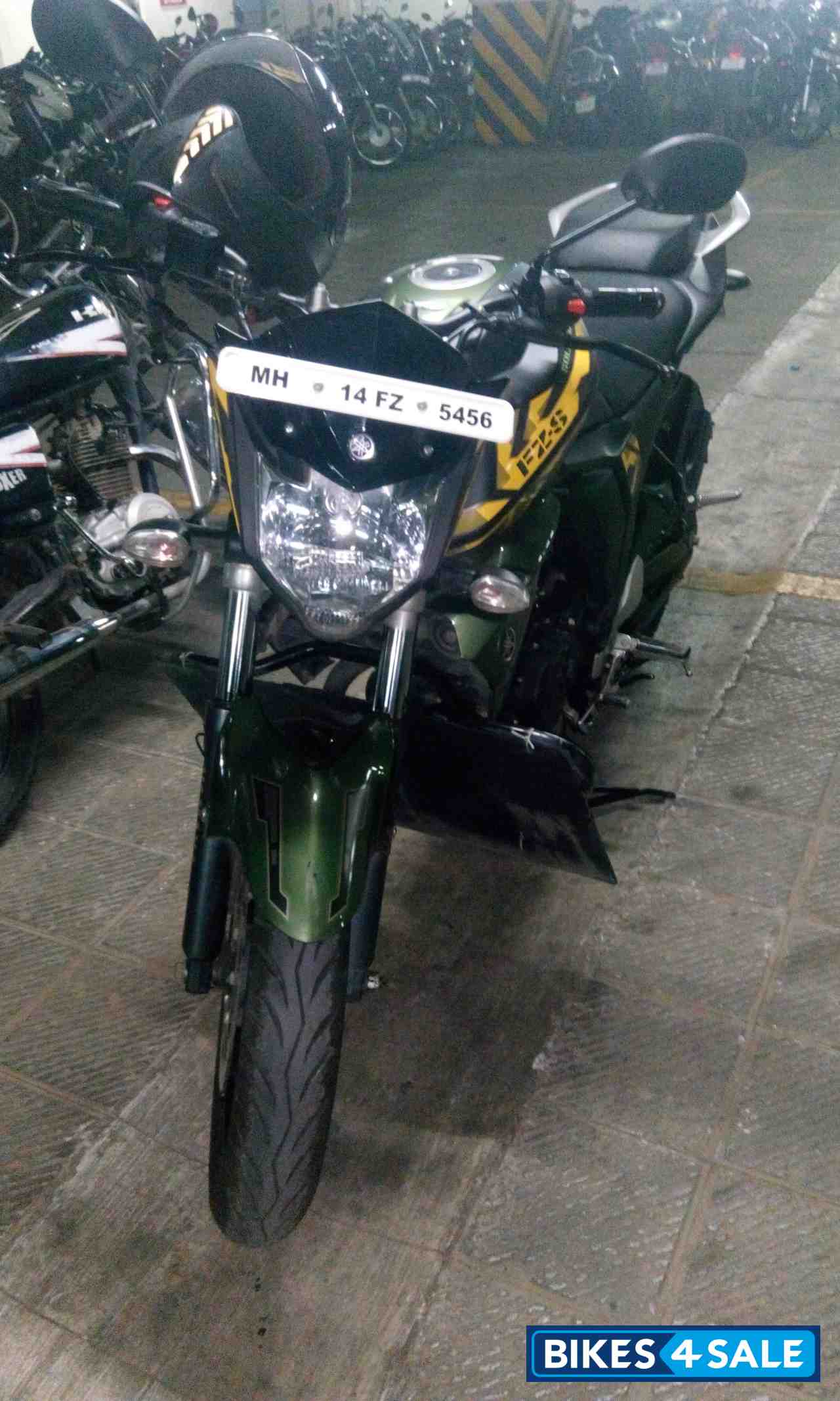 Sparkle Green Yamaha FZ-S FI V2