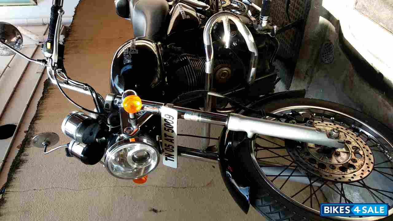 Black Royal Enfield Thunderbird TwinSpark 350
