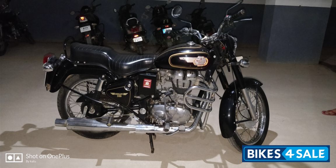 Black Royal Enfield Bullet 350 Twinspark Black Royal Enfield Bullet 350 Twinspark