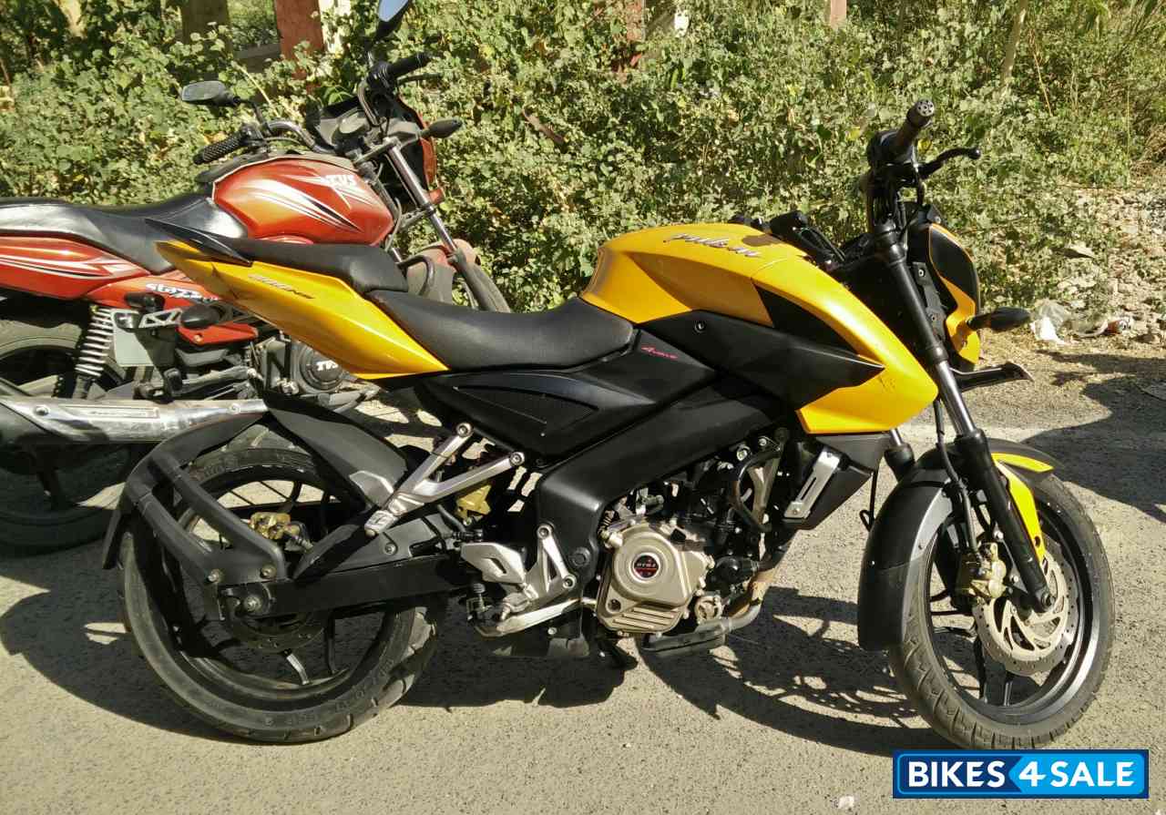 Yellow Bajaj Pulsar 200 NS