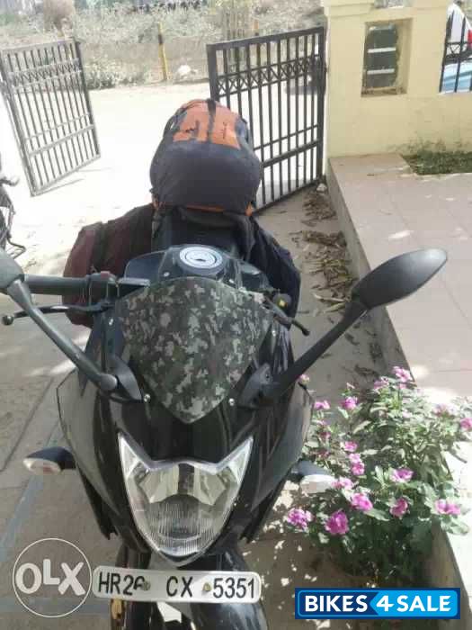 Black Suzuki Gixxer SF