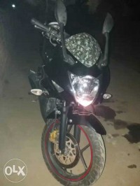 Black Suzuki Gixxer SF