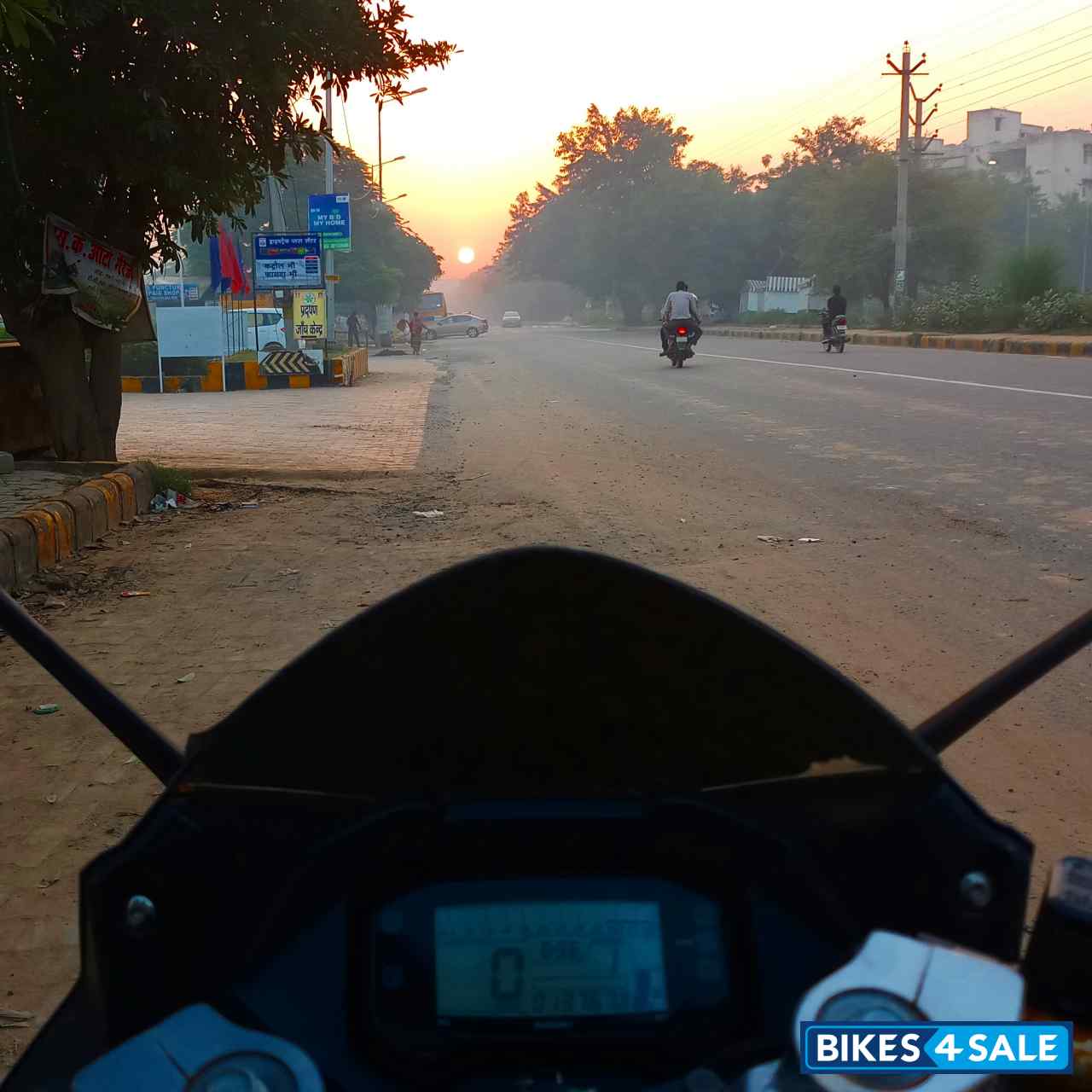 Black Suzuki Gixxer SF