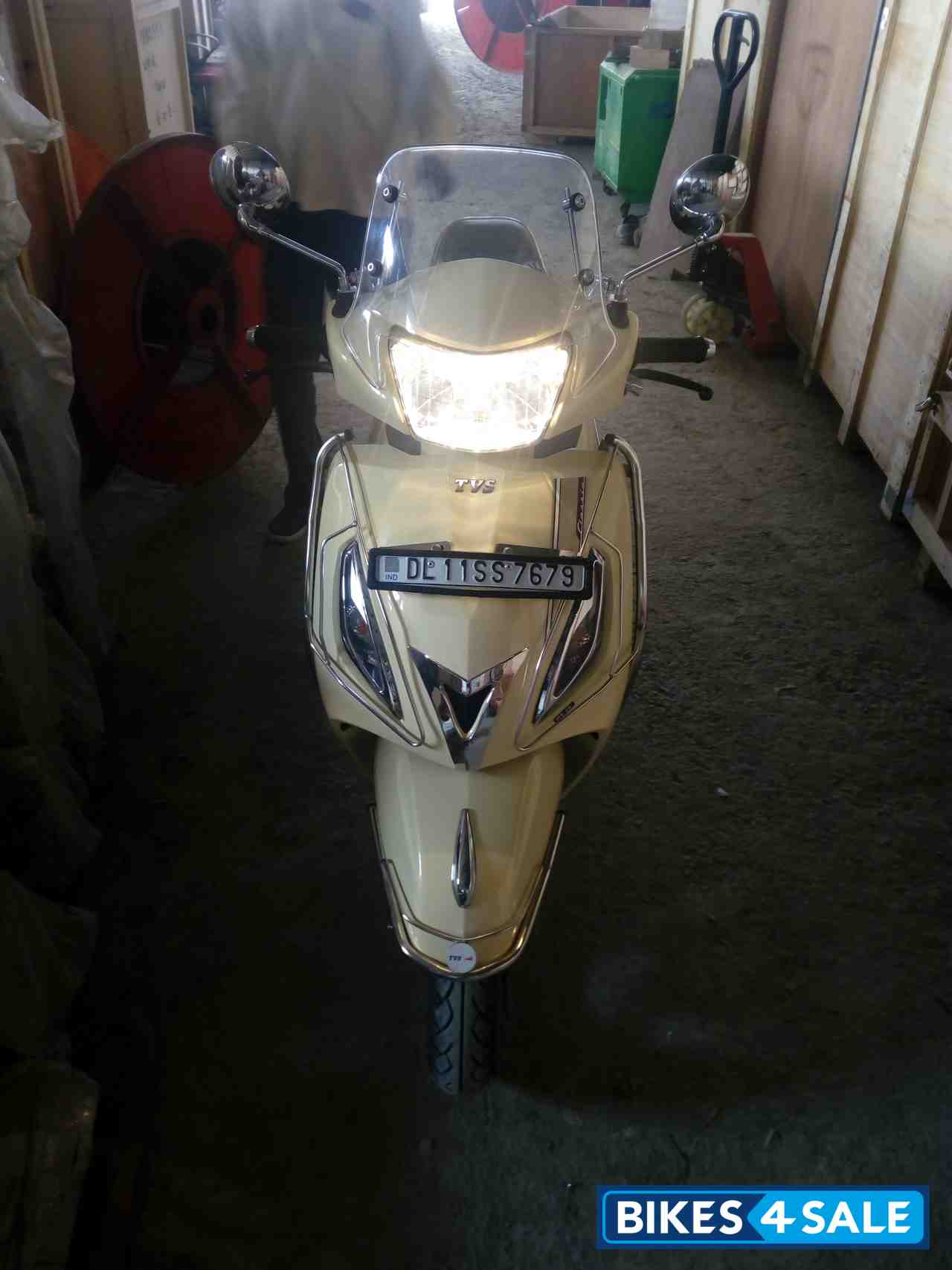 Ivory White TVS Jupiter Classic