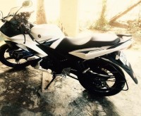 Track White Yamaha YZF R15 S