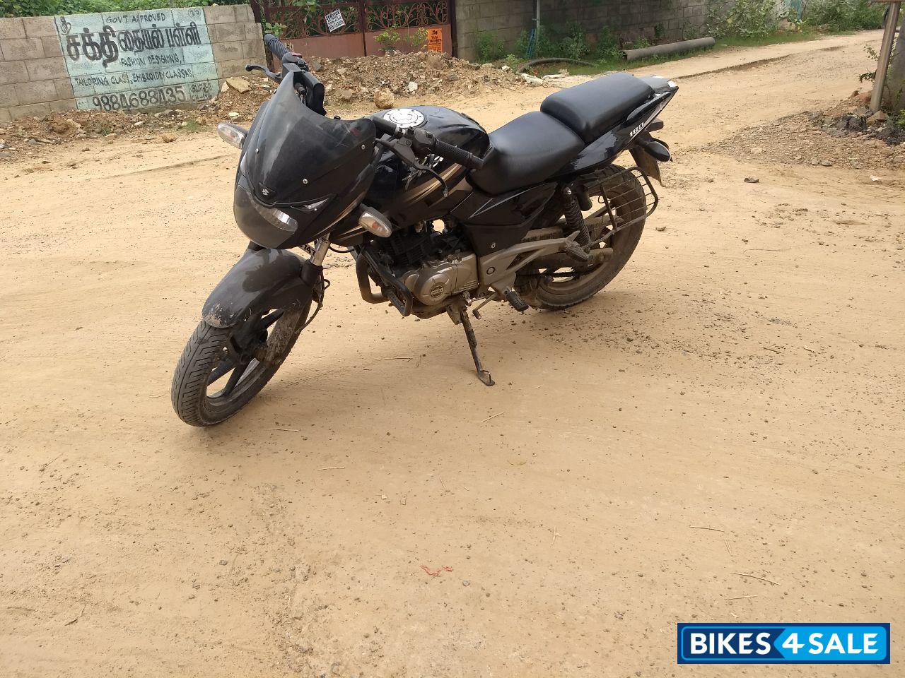 Black Bajaj Pulsar 180 DTSi