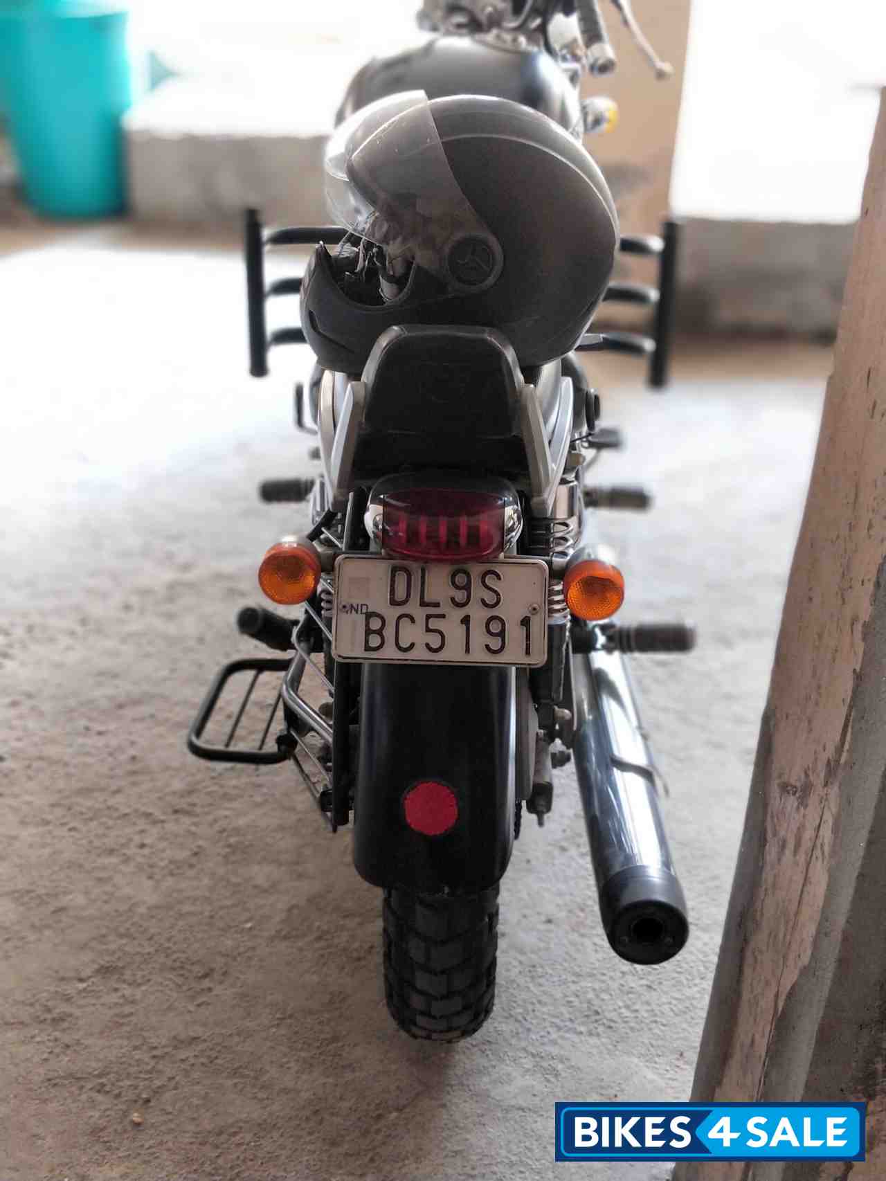 Stone Royal Enfield Thunderbird 350 Stone Royal Enfield Thunderbird 350