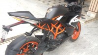 Black KTM RC 200