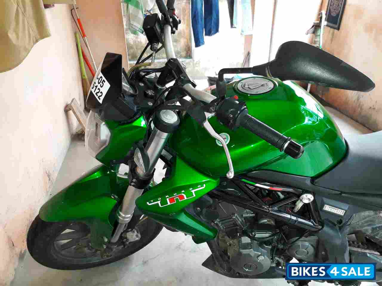 Green Benelli TNT 300