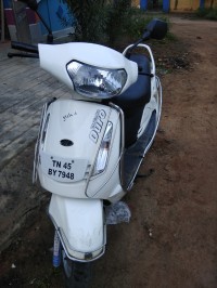 White Mahindra Duro DZ