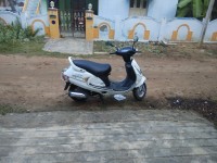 White Mahindra Duro DZ