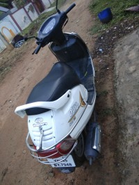 White Mahindra Duro DZ