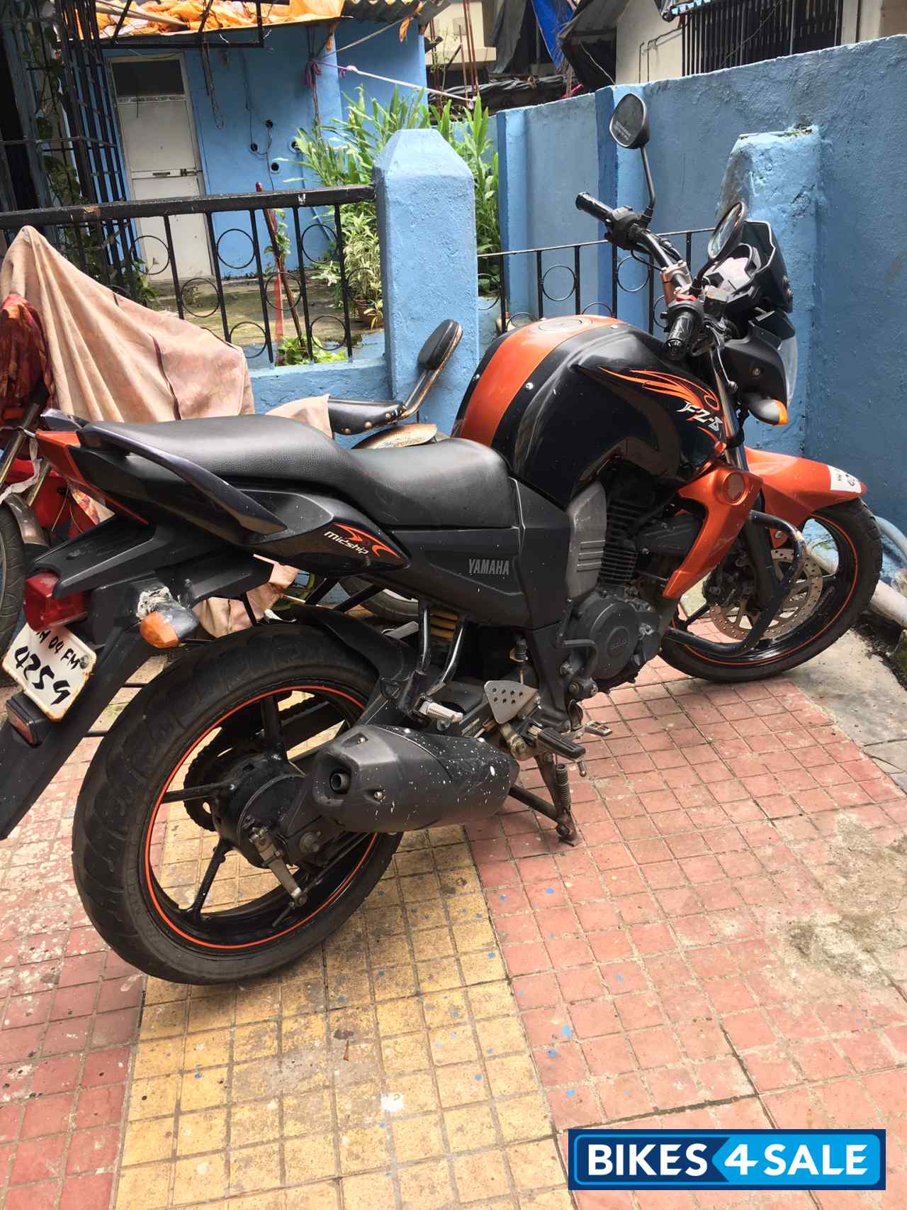 Orange Yamaha FZ
